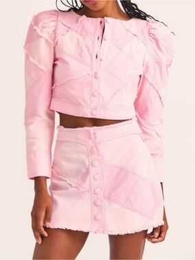 LOVESHACKFANCY Cayde
MINI Skirt in Pastel Pink
Colorblock Patchwork Button